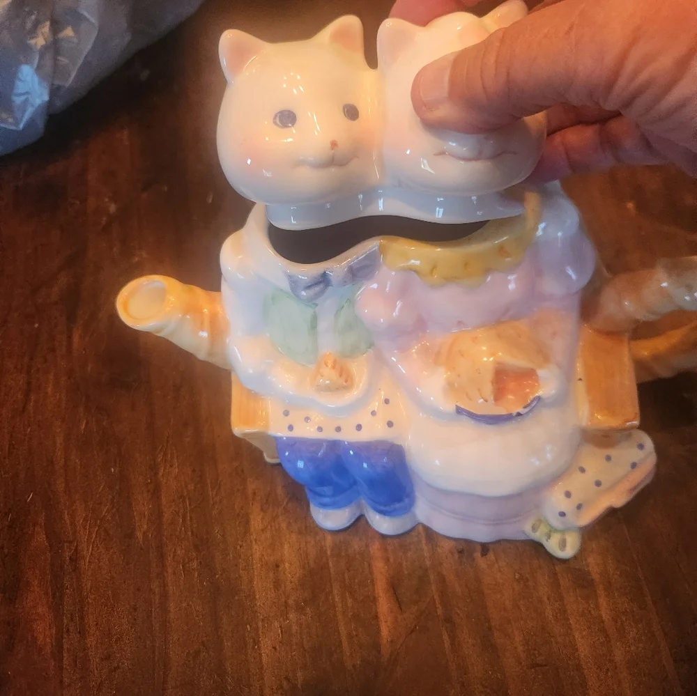 Vintage Applause Inc Charming Cat Couple Ceramic Teapot
